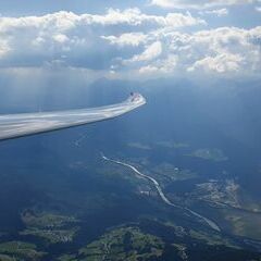 Flugwegposition um 15:37:44: Aufgenommen in der Nähe von Gemeinde Pill, Österreich in 2933 Meter